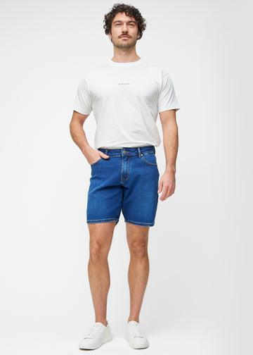Mörkblå denimshorts för herr i färgen Oceans sett bakifrån nära för att visa passform och detaljer.