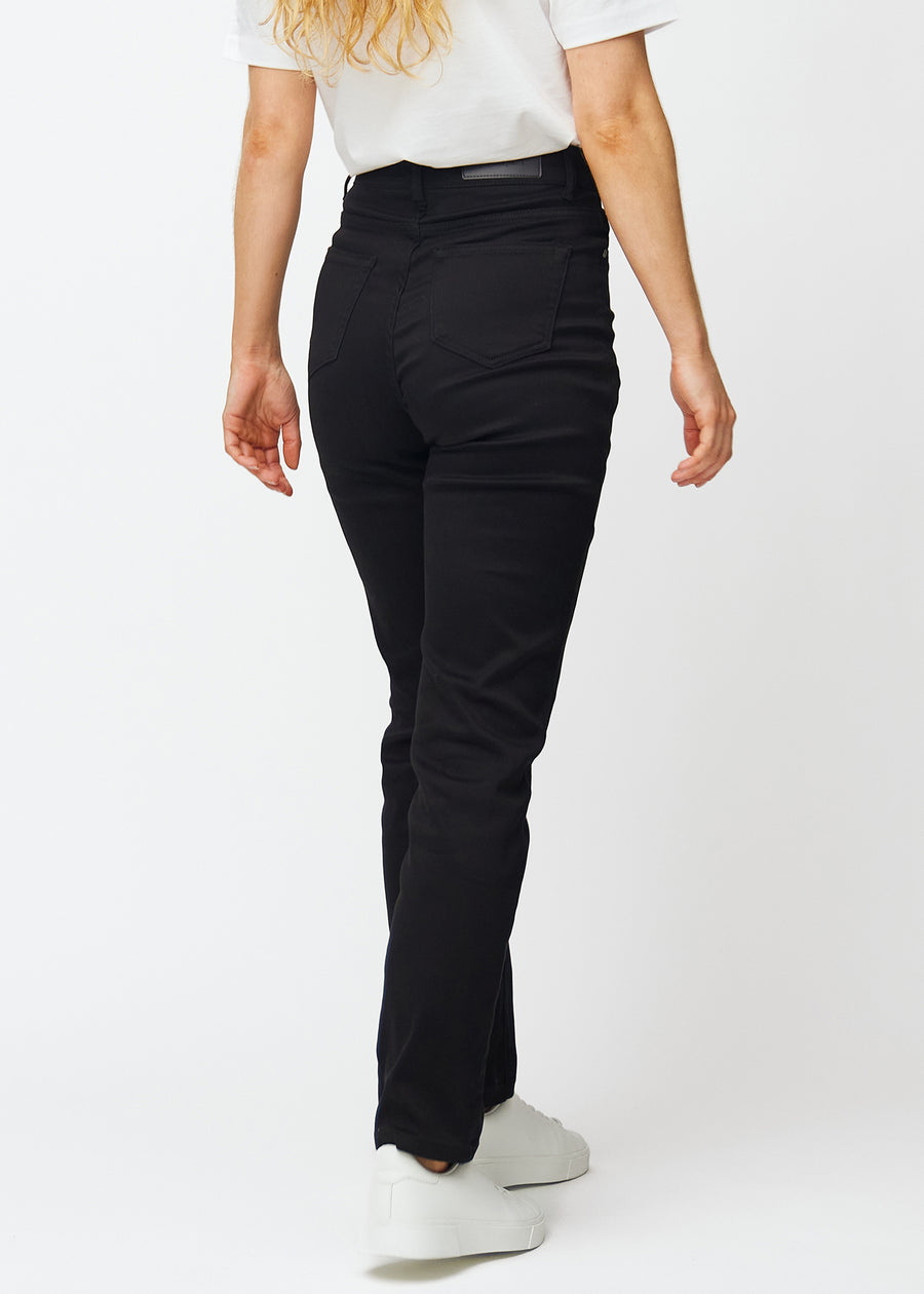 Svarta högmidjade regular jeans sedda bakifrån, så att man kan se hela produkten.