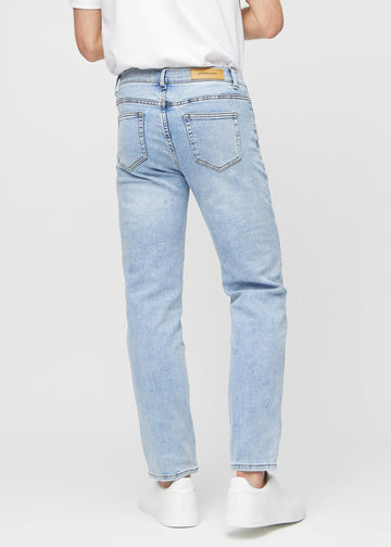 Ljus denim regular jeans sett bakifrån, så att man kan se hela produkten.