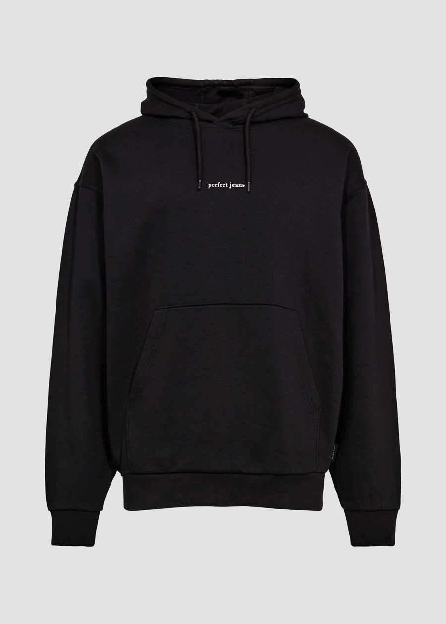 Svart unisex-hoodie från Perfect Jeans med vit logotyp mitt på bröstet, sedd framifrån.